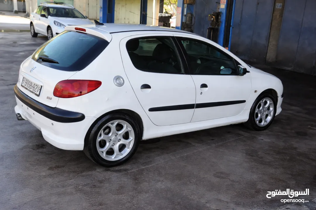 بيجو 206 للبيع كاش في مجال بالسعر