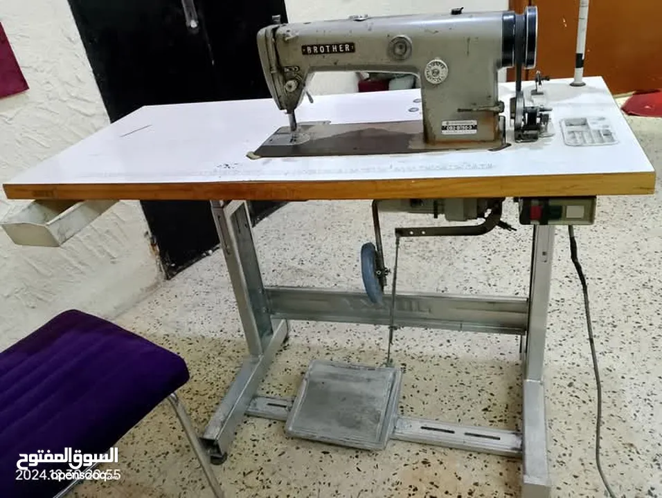 اثاث بحالة ممتازه و ماكينة خياطه