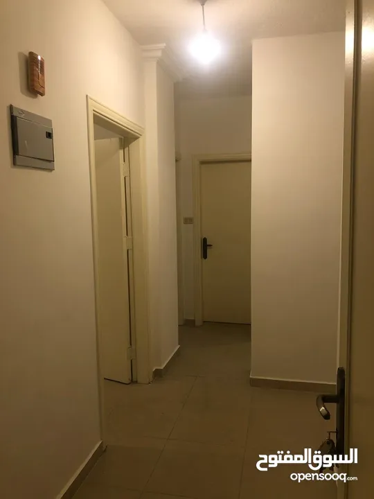 شقه فارغه للايجار بناء حديث الاجره شهريه 230