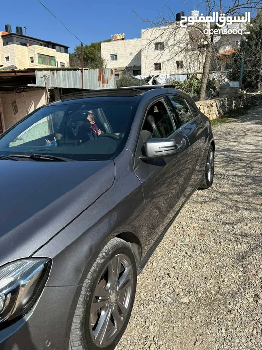 مارسيدس A180