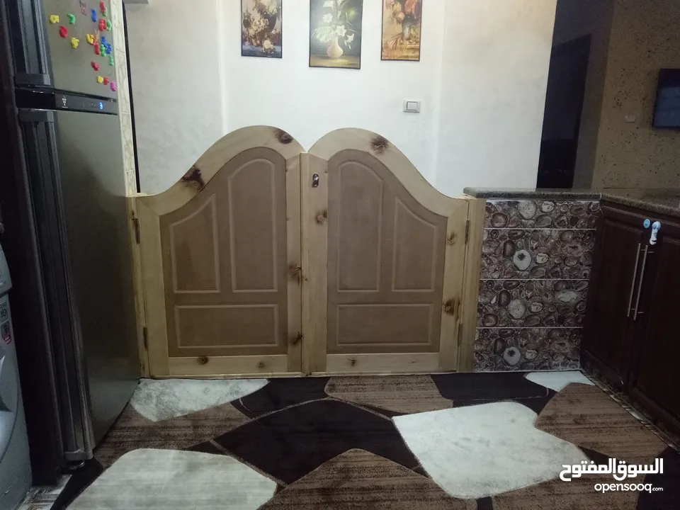 شقة طابقية للبيع في منطة المرقب/الربوة - من أجمل مناطق عمان الشرقية.
