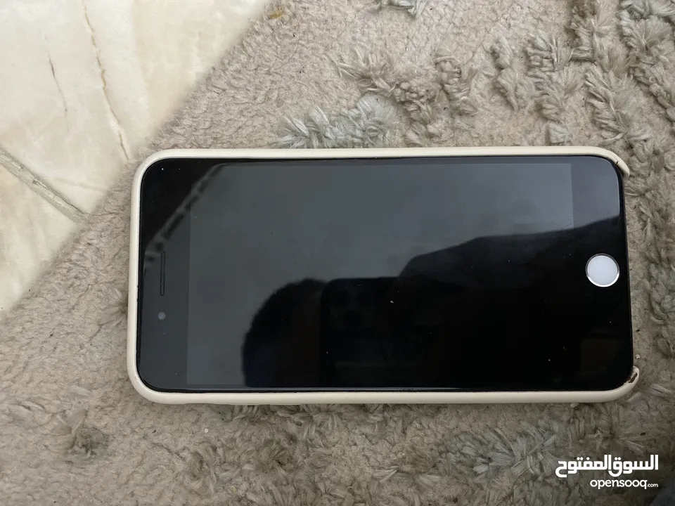 ايفون 8+ للبيع او للبدل