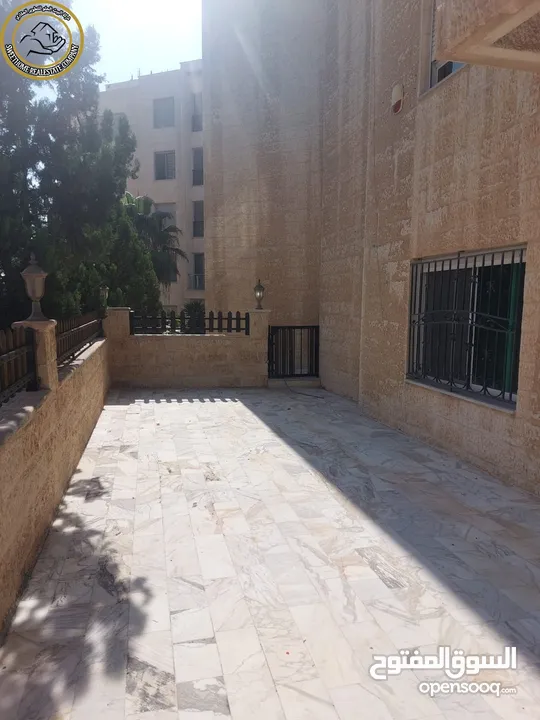 شقة أرضية مميزة للبيع في دير غبار  - قرب جونيا 300م مع حديقة وترسات 350م بسعر مغري