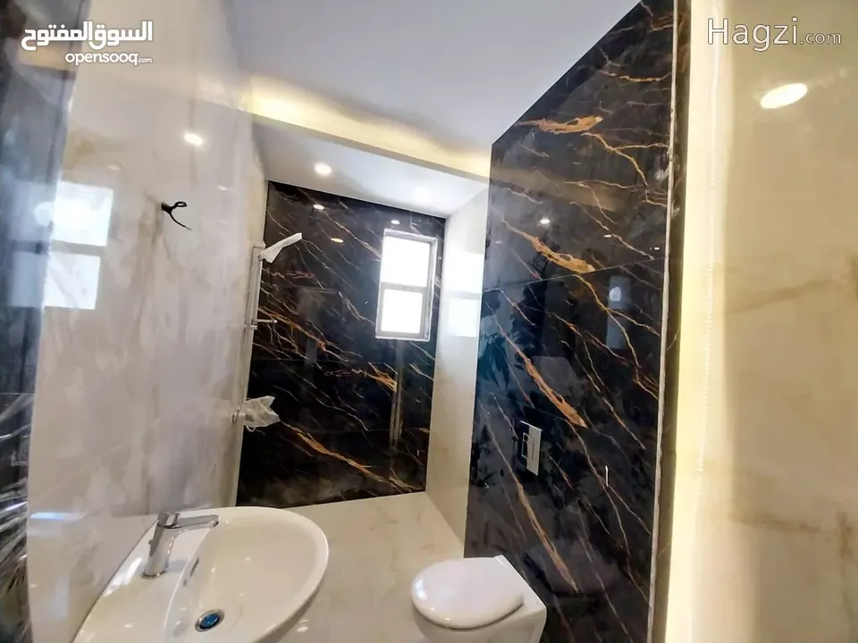 شقة طابق ثالث مع روف بمساحة 205  متر للبيع في منطقة ام السماق ( الرواب... ( Property ID : 30722 )