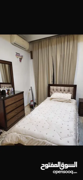 طقمين كنب وغرفة نوم بحالة ممتازة للبيع بسبب التجديد