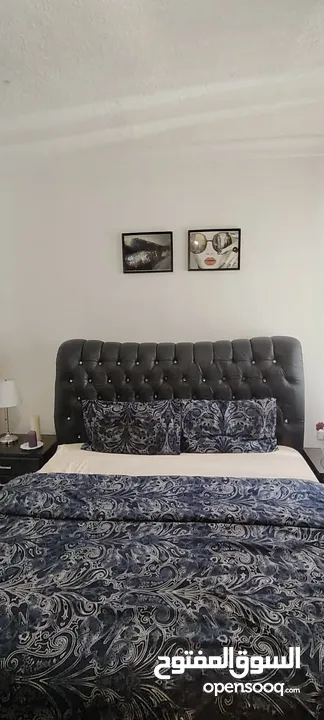 غرفة نوم كاملة لون اسود king size تفصيل خشب لاتيه 18