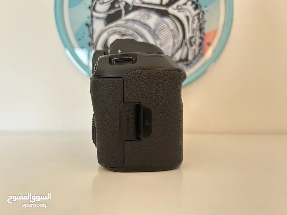كاميرا Canon 5d iv مستعمله بحال الوكاله تماما للبيع