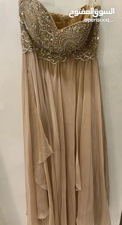 فستان سهره  لبسه واحده للبيع بسعر مغري