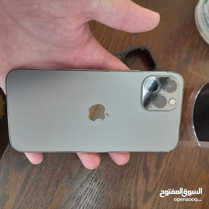 آيفون 12 برو للبيع