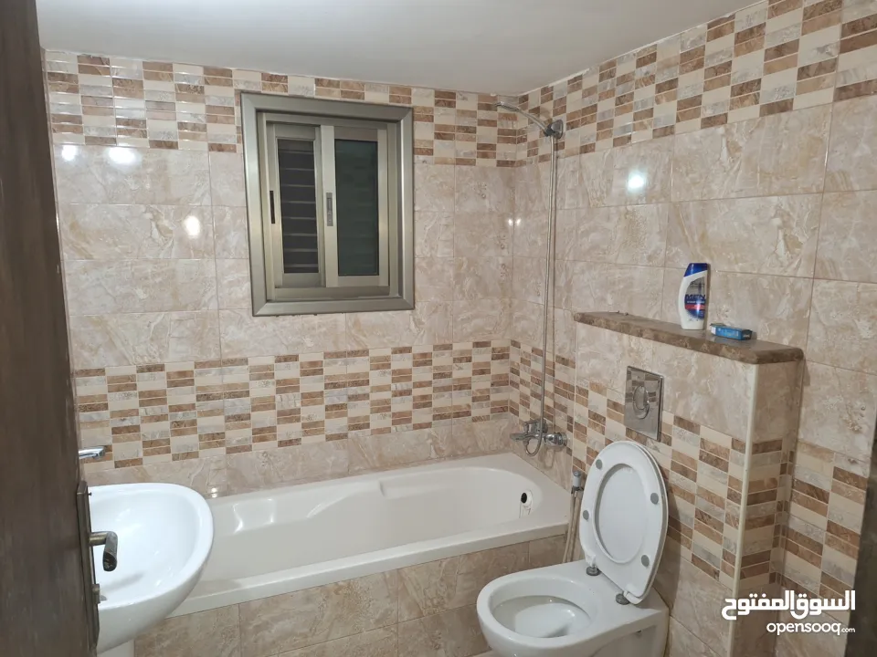 شقة للايجار للعرسان او العائلات الصغيرة