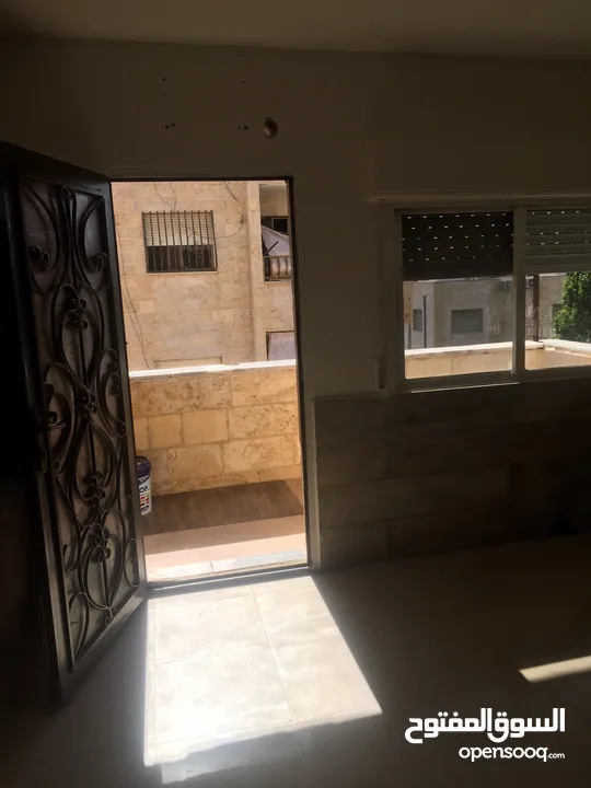 شقه طابق 3 مخدوم مصعد عماره عائلات بالكامل واغلب السكن مالكين تشطيب سوبر ديلوكس مسطح 150