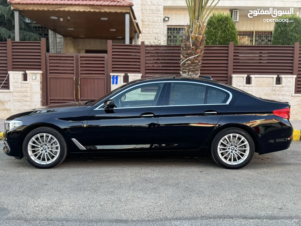 BMW 530e Fully loaded 7 Jayed  Bought from dealership    Abu Khader Automotive  60,000km only