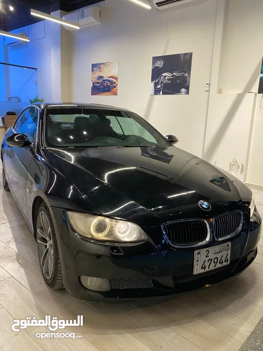 BMW 325 I -موديل 2009 - عداد 103 ألف كيلو - وارد الكويت