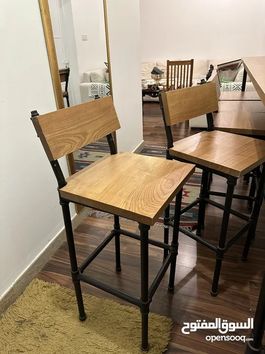 Bar table with 5 chairs طاولة بار مع 5 كراسي