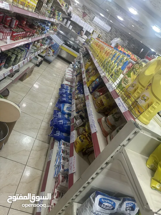 سوبر ماركت للبيع موقع مميز