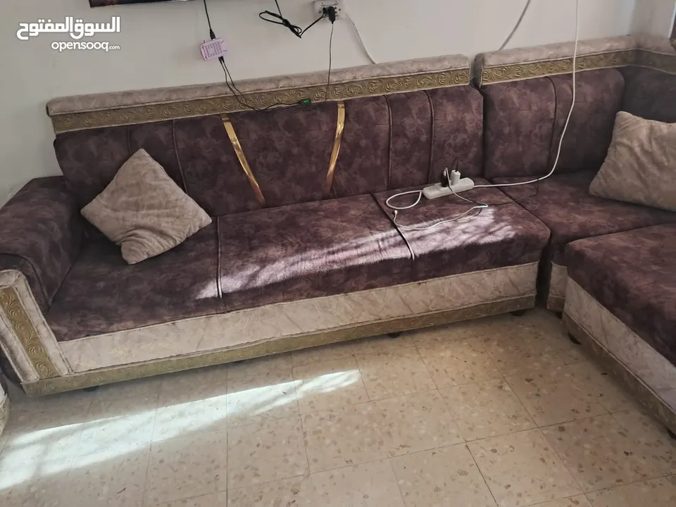 عفش للبيع مستعمل بحالة جيدة يحتاج لغسيل