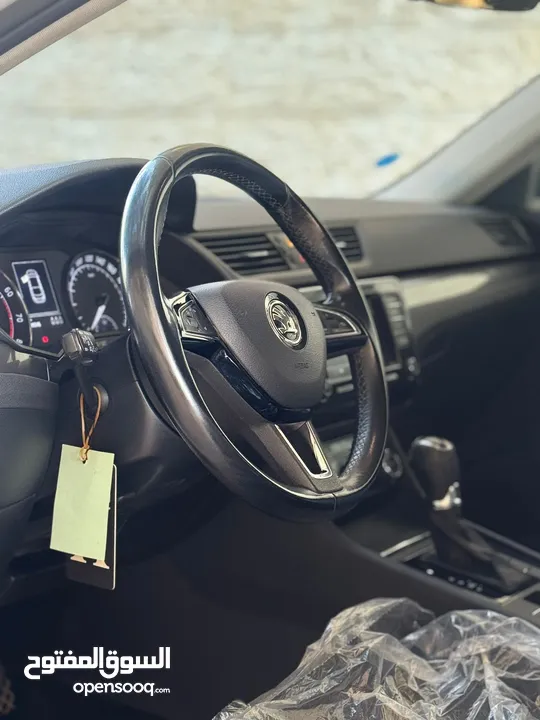 سكودا سوبيرب موديل2020 وترخيص 2019 فحص ممتاز ولا غرام بويه  مطور 1500 بنزين