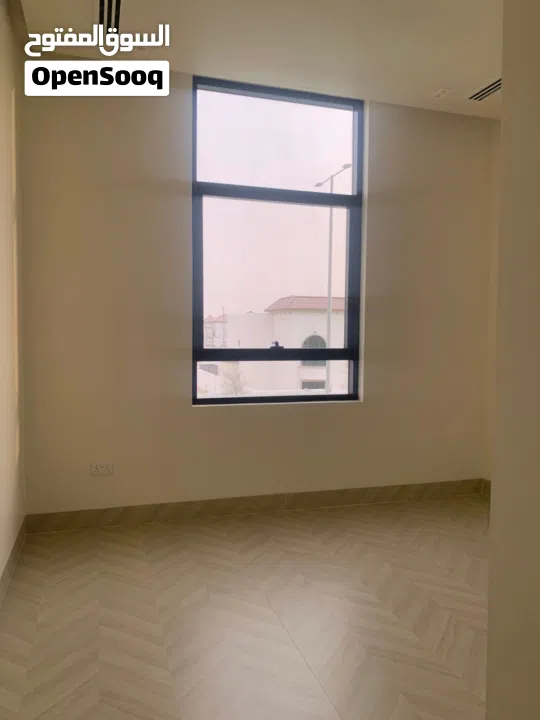 فيلا 6 غرف ماستر للبيع جاهز للسكن بسعر مميز  تشطيبات مودرن باركنج مغطي منطقه الريمان 2