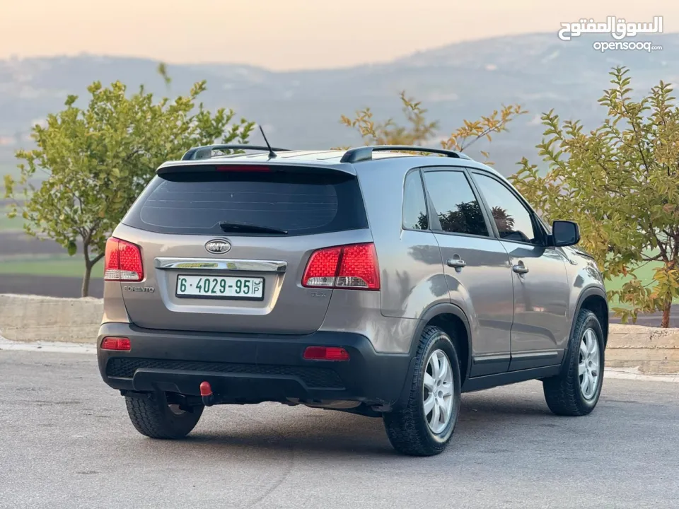 كيا سورينتو 2012