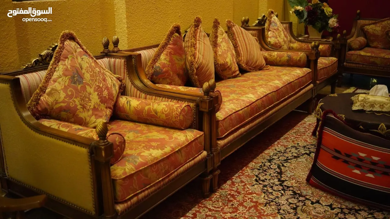 Majlis sofa