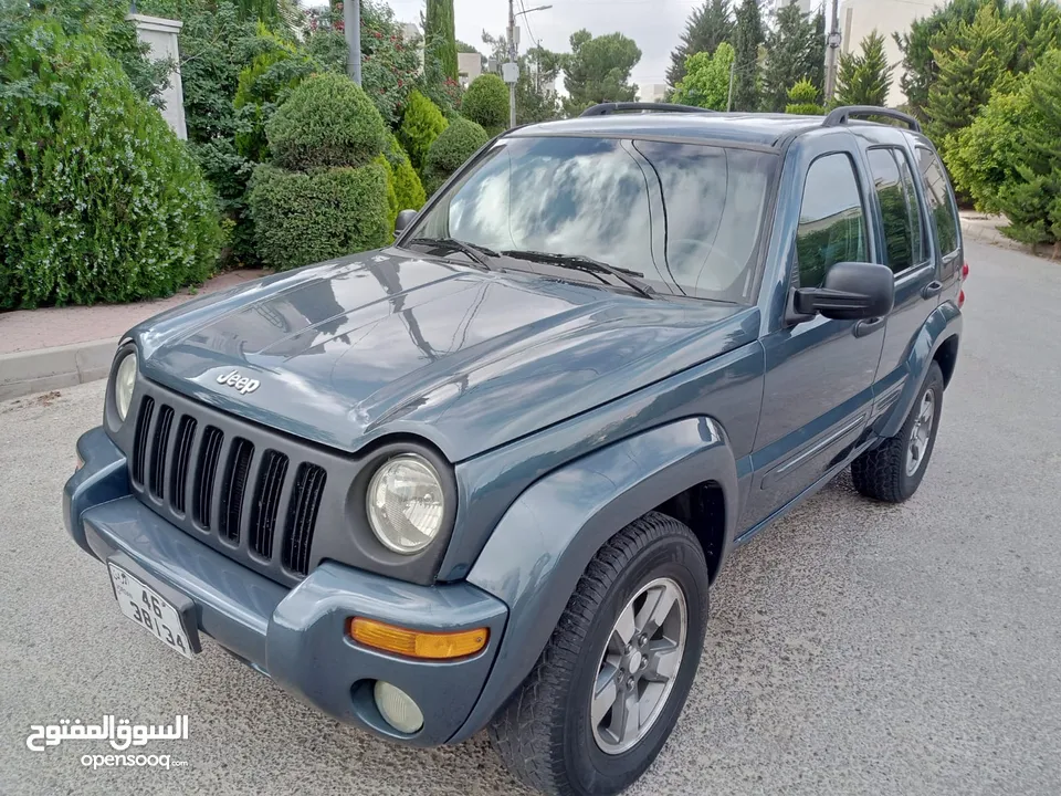 جيب ليبرتي موديل 2002 للبيع بسعر 3900