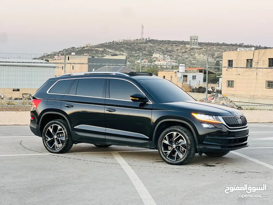 سكودا كودياك  فل الفل فتحة سقف بانوراما 190 حصان  4x4- /2020  دفع رباعي عداد قليل 30000