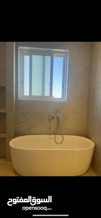 فيلا فخمه للبيع من المالك مباشرة منطقة دابوق  سكن أ خاص. على تله عاليه بمواصفات عالية الجودة