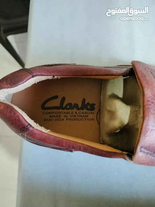 ماركه عالميه كلاركس CLARKS قياس 42 طبي جتني هديه من المانيا و صغيره علي جديده لم تستعمل نهائيا موجود