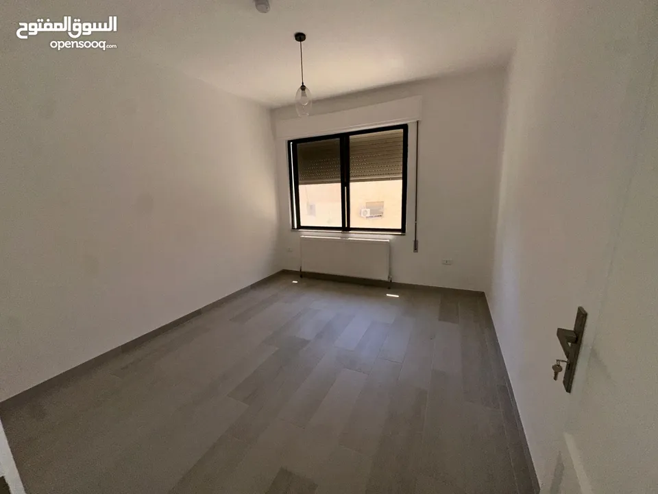 شقة غير مفروشة للبيع في الشميساني  ( Property ID : 38340 )