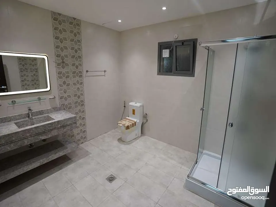 للبيع فيلا 7غرف.بمنطقه شرقان . لوكيشن مميز.مساحه واسعه .استلام فورى.