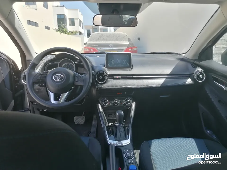 TOYOTA YARIS XLE 2019