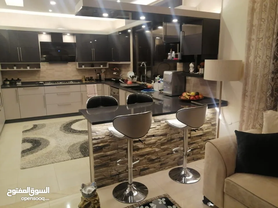 شقة فاخرة للإيجار من المالك مباشره في مرج الحمام مفروشة جزئي بالقرب من دوار البكري