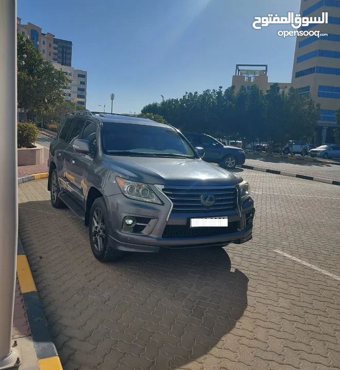 بدون حوادث DHS 122000/= الي يدور شى نظيف 2015 LX570 خليجي SPORTS GCC قمه في النظافه مسرفس بالكامل