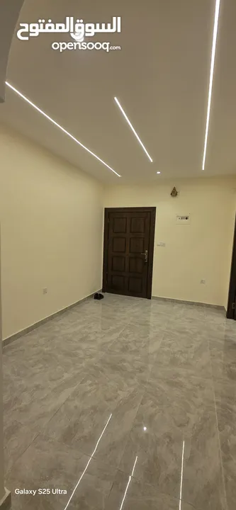 شقه فاخره للبيع