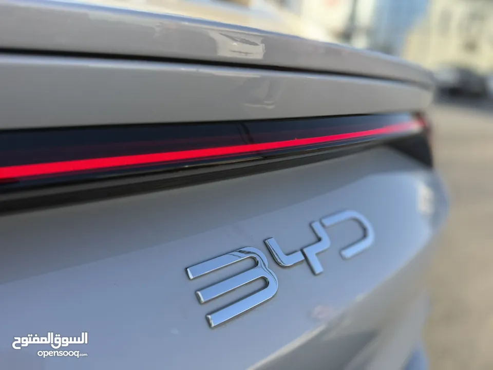 BYD SONG L 2023  متوفره لونين عظمي وفيراني  عداد اقل من 9000 كيلو  فحص كامل  لا يوجد اقساط شخصيه