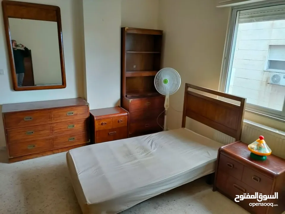 Furnished Shmeisani flat for rent