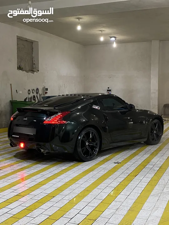 Nissan z370