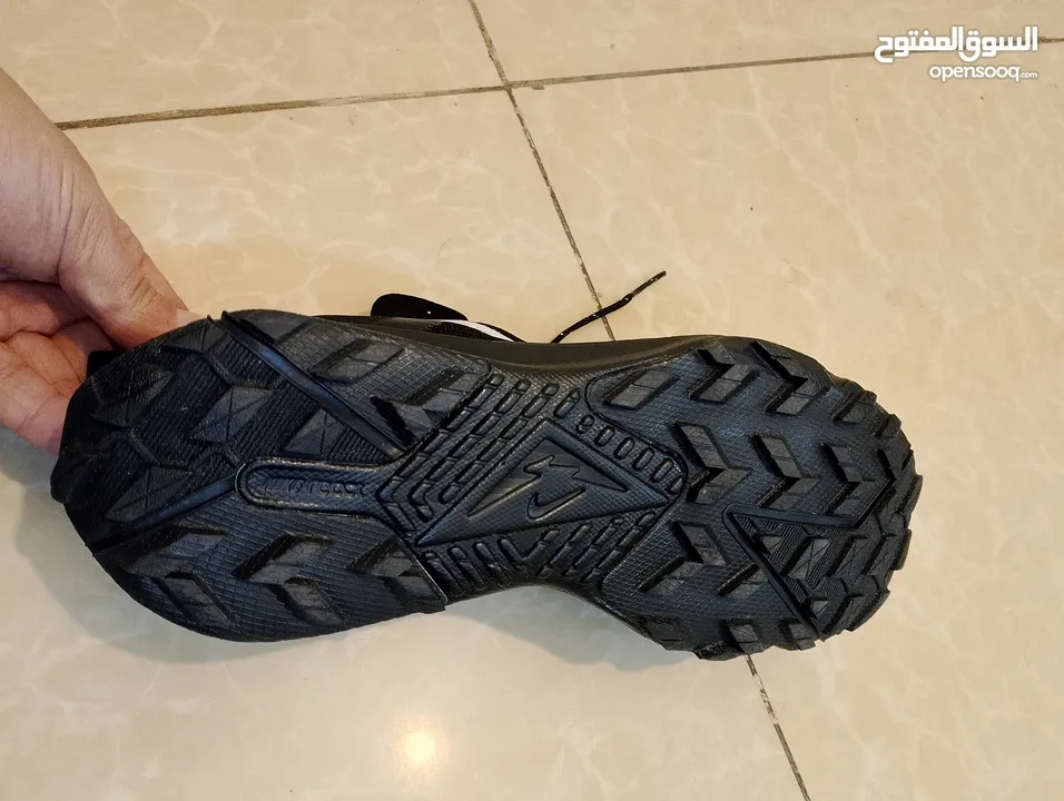 حذائين   NIKE  اصليات وارد امريكي جديد غير مستخدم