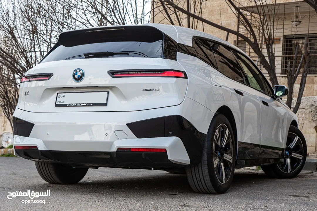BMW IX40 xDrive 2023   كهربائية بالكامل  Full electric   السيارة وارد الماني