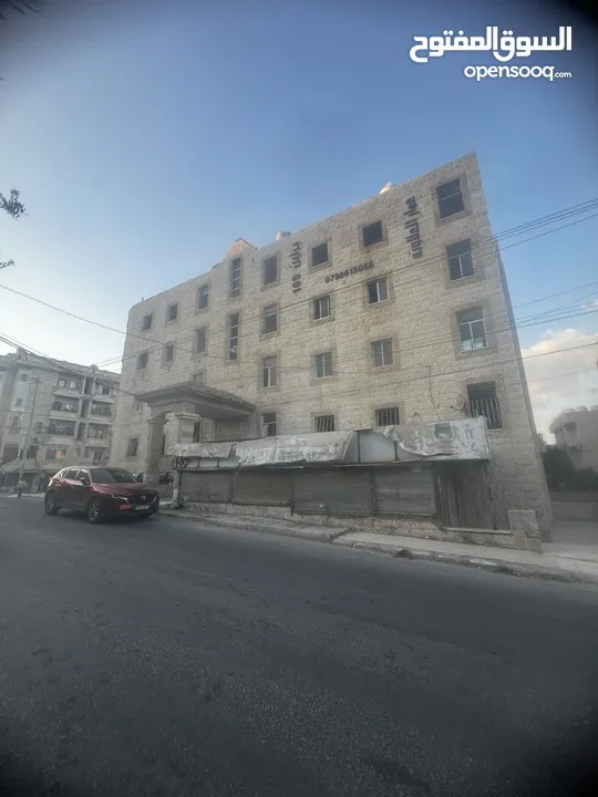 6 ستيديوهات للبيع