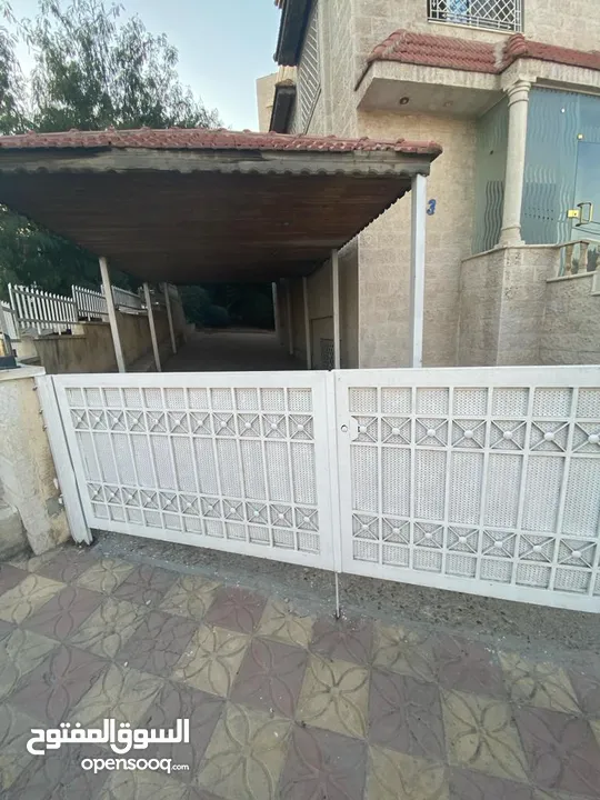 فيلا مستقلة مميزة للبيع بالسابع منطقة الكوزمو -الرقم المرجعي 12052