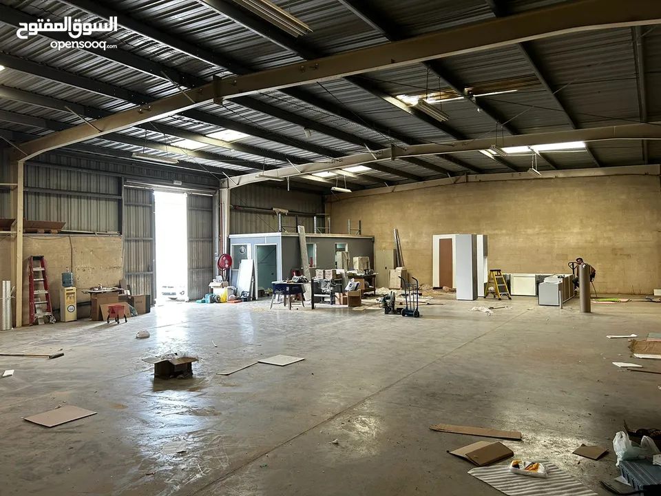 Spacious warehouse in al Qouz