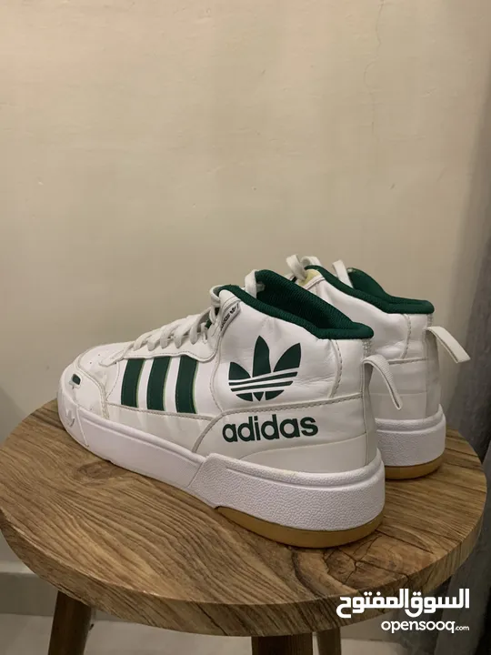 حذاء adidas