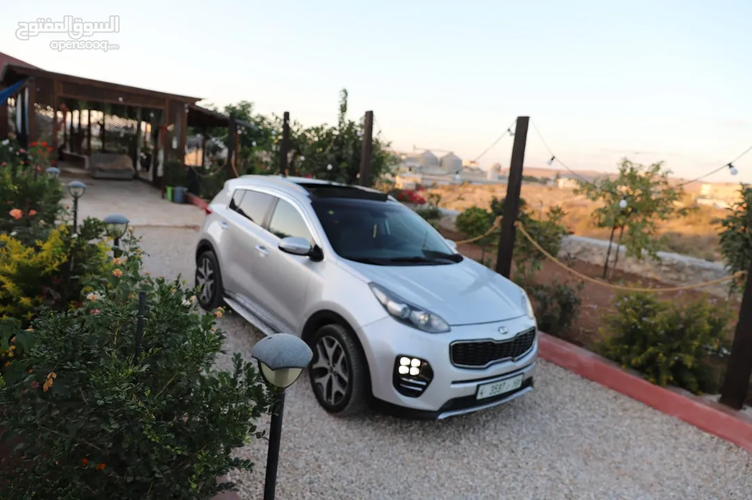 كيا سبورتج جتي لاين 2016ماتور2000ديزل فلل اضافات مع فتحة سقف بنوراما  بسعر حررررق كاش دهان شركة