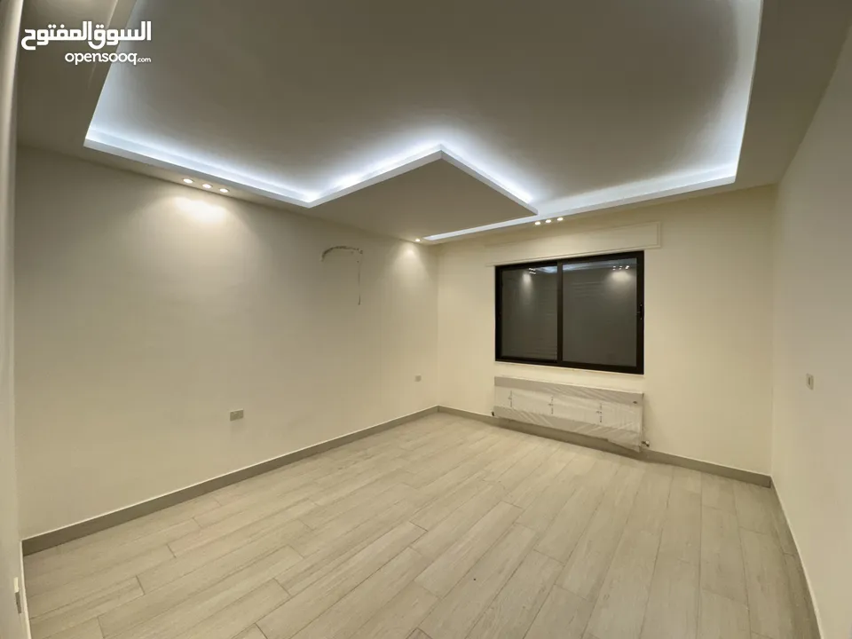 شقة مميزة للبيع طابق ثاني مساحة 200م بخلدا بتشطيبات مميزة (مشروع 118)