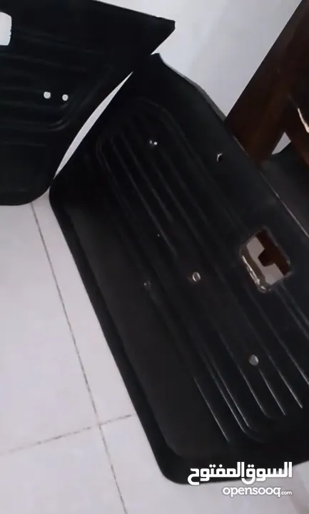 كراسي جلد bm e28,e29...e30 بحالة ممتازة جلد اصلي سيكة نظيفه لا يوجد فيها هريان مع بطانات جديدة اصلية