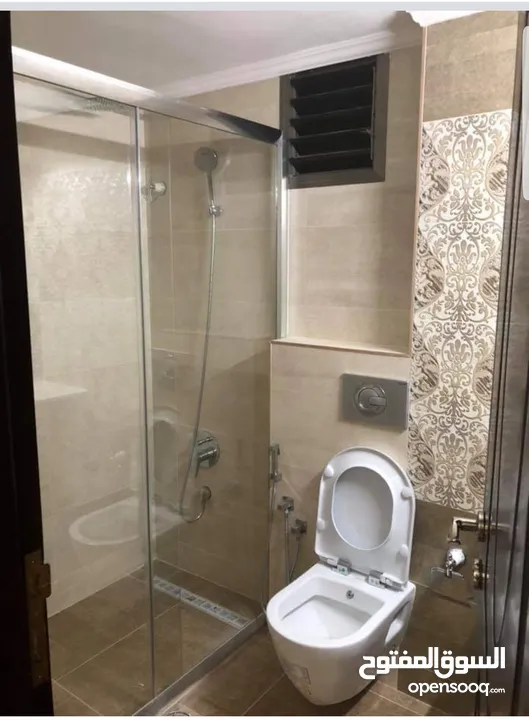 شقة للبيع في مدينة نابلس - اول شارع تل قرب محلات السيد تقريبا وصيدلية اوكسجين