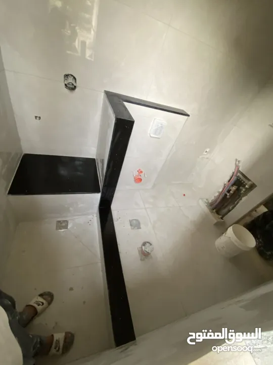 أيهم لجميع اعمال البلاط والعزل بأسعار منافسة