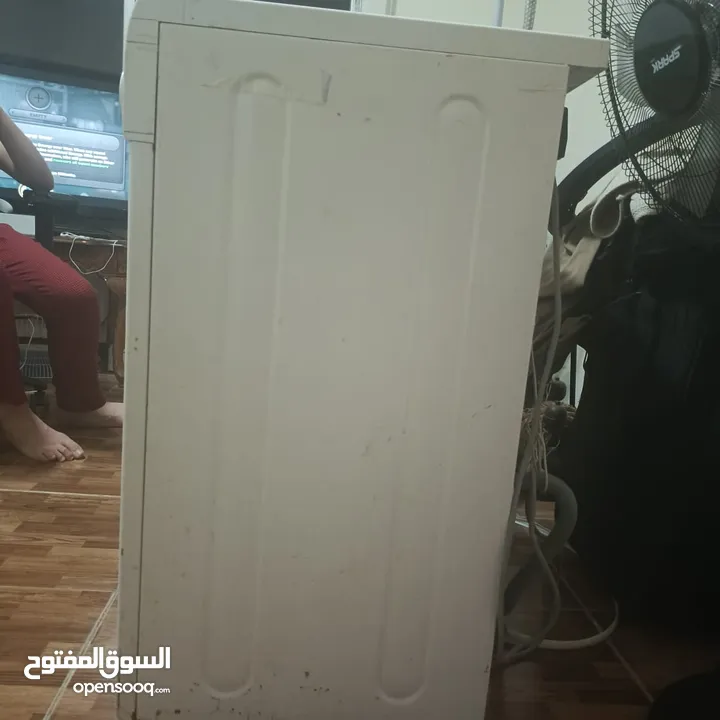 غساله كاندي 7 كيلو بحاجه الى صيانه بييل لون ابيض شغاله 100 بالميه يا ريت تقراء الإعلان قبل ما تتصل