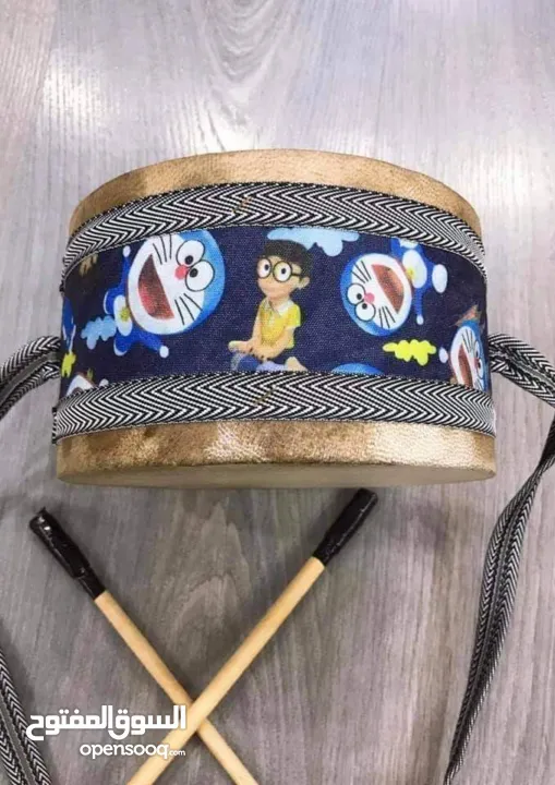 مجموعة متنوعة من الالات الموسيقية من الجلد الطبيعي وشغل يدوي 100%